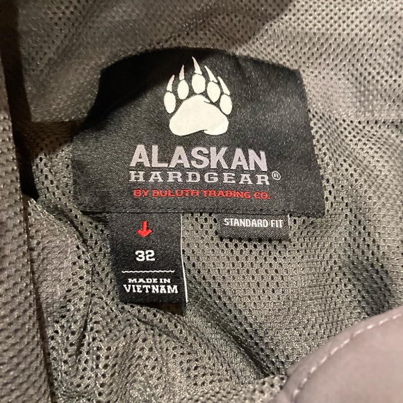 Duluth trading Co. Alaskan Hardgear Men’s hiking short outdoor NWOT SIZE 32Gray! - Picture 7 of 16